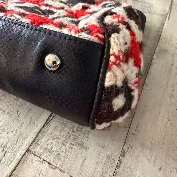 Vera Bradley Red and Black Crochet Shoulder Bag red black leather strap handles - Picture 3 of 7